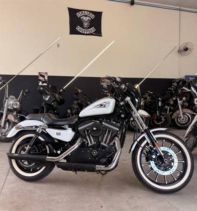 HARLEY-DAVIDSON SPORTSTER XL 883 R 